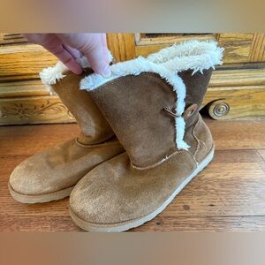 SO Women's Suede Faux-Fur Boots